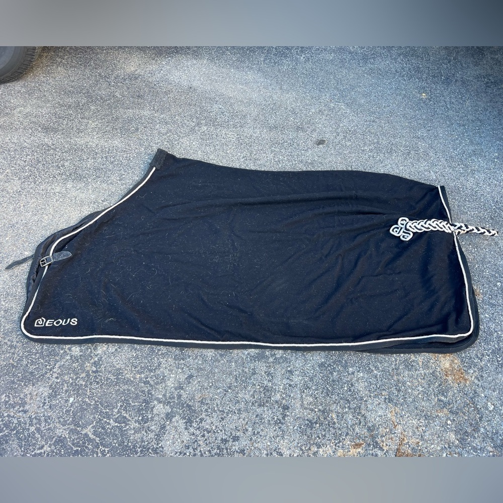EOUS cooler black